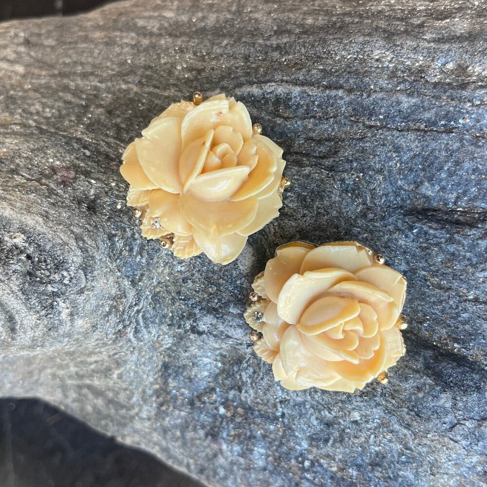 Vintage beautiful carved cellulite or bone Large flower rhinestone earrings